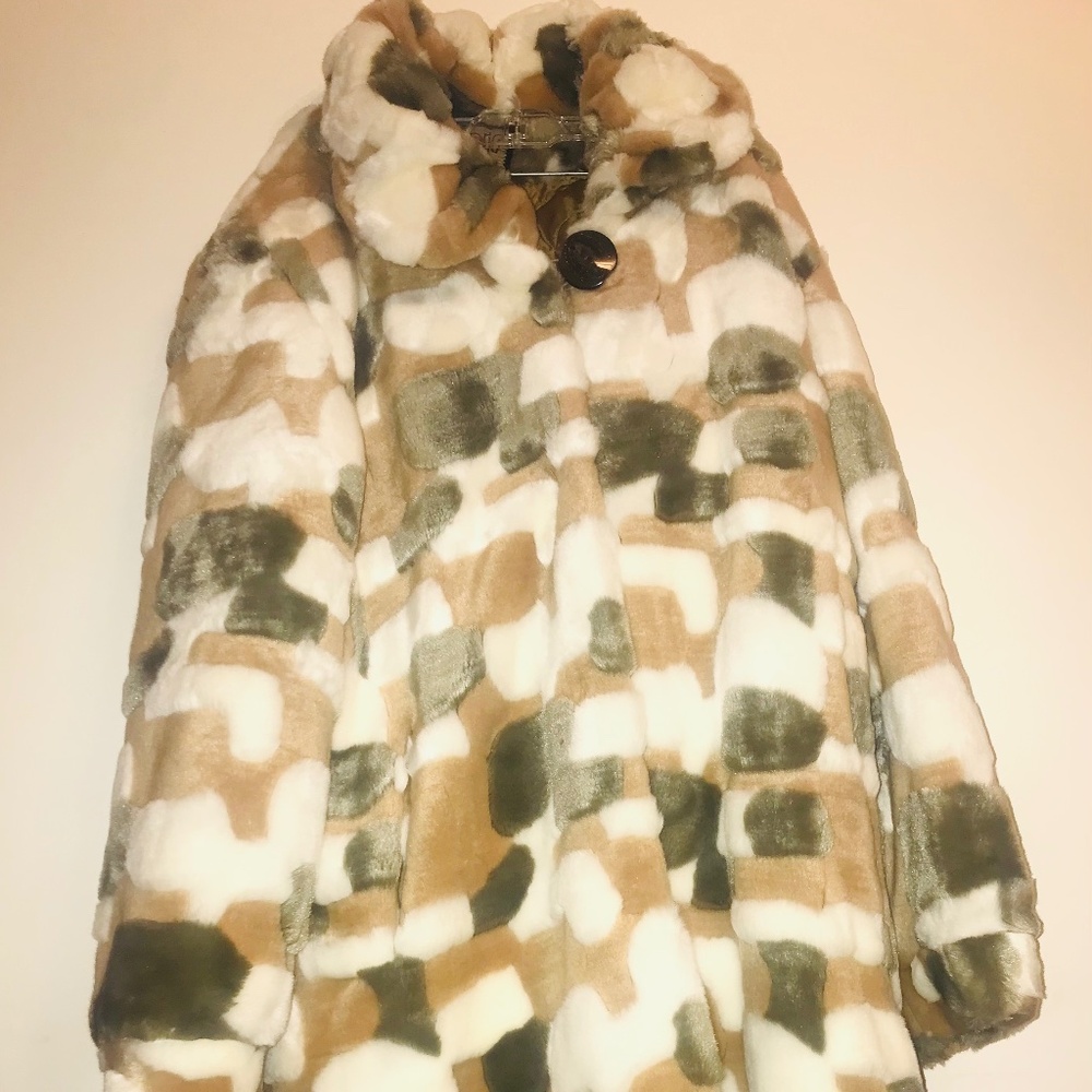Vintage Tan Cream Green Geometric Colorful Faux Fur Cozy Winter Coat Size XXL